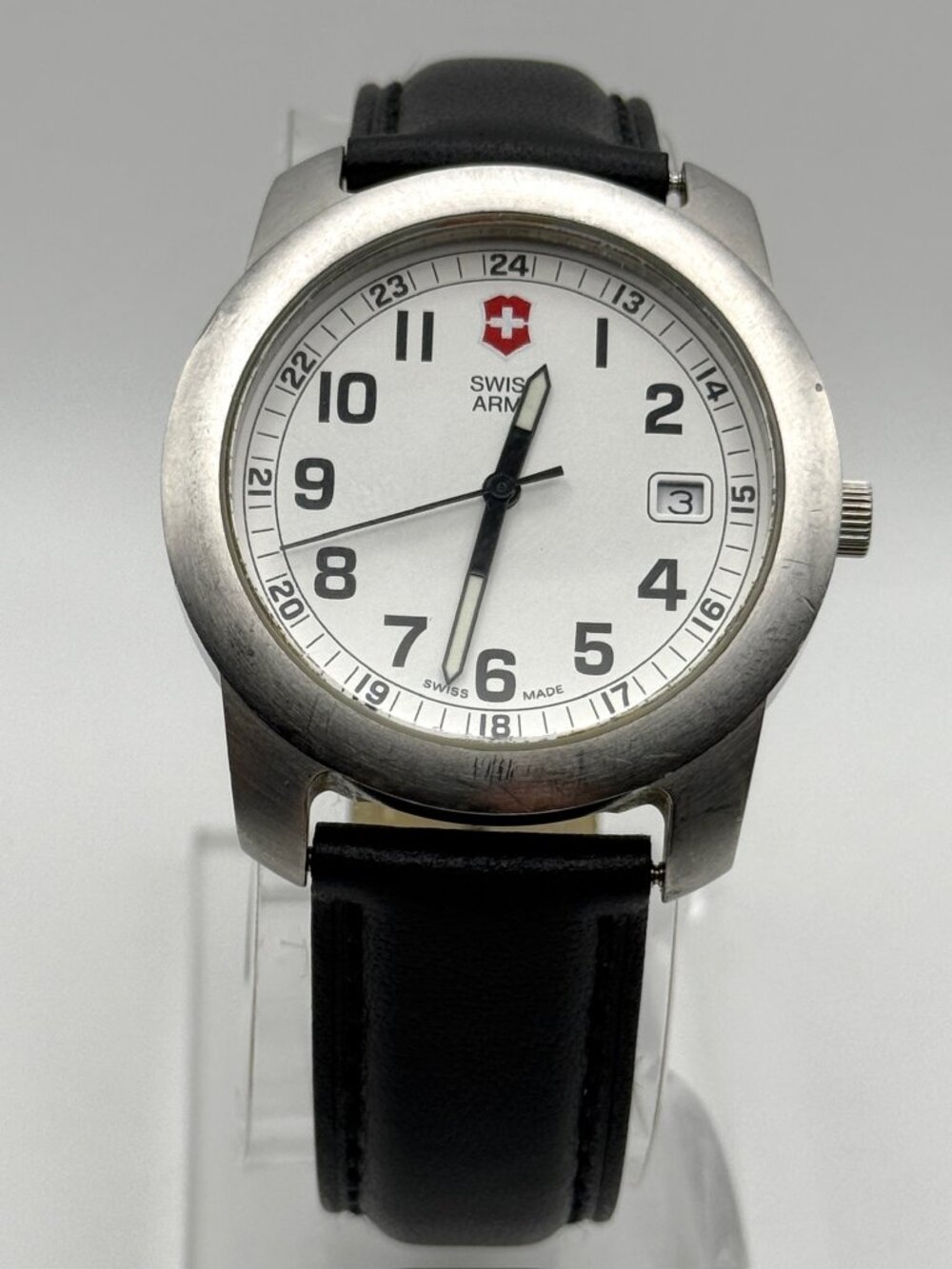 Vintage Victorinox Swiss Army Mens Watch: 2003 Field, Silver & Black Working